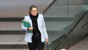 Hubig plant elektronische Fußfessel bei häuslicher Gewalt