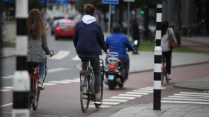 ADAC will verpflichtende Türwarnsysteme gegen "Dooring"-Unfälle