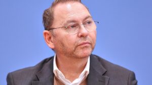 Verdi verteidigt Lohnforderung von sieben Prozent in Tarifrunde