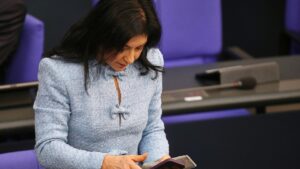 Reiche will frühere Unternehmensteuersenkung