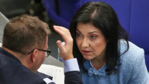 Reiche lädt Umweltminister und CEOs zu Chemie-Treffen