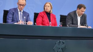 Grüne werfen Regierung Handlungsunfähigkeit vor