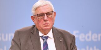 Laumann will bei Pflegereform häusliche Pflege stärken