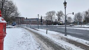 Wetterdienst warnt vor Glatteis in weiten Teilen Deutschlands Wetterdienst warnt vor Glatteis in weiten Teilen Deutschlands