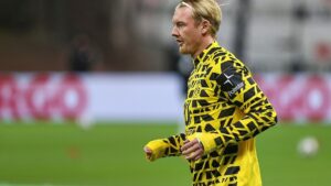 1. Bundesliga: Dortmund gewinnt glücklich gegen St. Pauli 1. Bundesliga: Dortmund gewinnt glücklich gegen St. Pauli