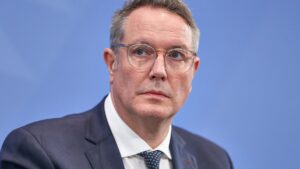 SPD-Vize Schweitzer will veraltete Forderungen ausmisten