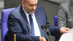 Nouripour zeigt sich besorgt über Lage in Iran Nouripour zeigt sich besorgt über Lage in Iran