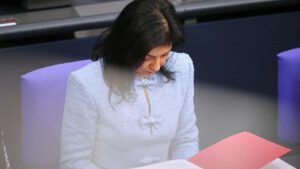 Wachsende Kritik an Reiches Führungsstil im Ministerium