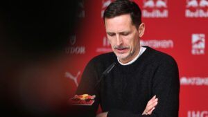 Offiziell: Eintracht Frankfurt entlässt Trainer Dino Toppmöller Offiziell: Eintracht Frankfurt entlässt Trainer Dino Toppmöller