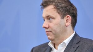 Klingbeil will mit Frankreich über Nuklearwaffen sprechen Klingbeil will mit Frankreich über Nuklearwaffen sprechen