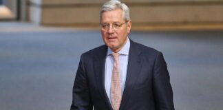 Röttgen warnt Europäer vor Trump-Aktion in Grönland