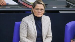 Hubig fordert harte Maßnahmen nach Brandanschlag in Berlin Hubig fordert harte Maßnahmen nach Brandanschlag in Berlin