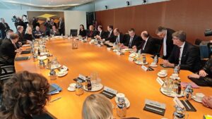 Umfrage: Unternehmen stellen Regierung schlechtes Zeugnis aus