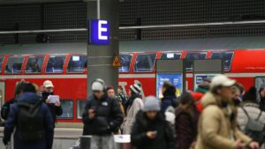 Polizeigewerkschaft für Deutschlandticket mit Passfoto Polizeigewerkschaft für Deutschlandticket mit Passfoto