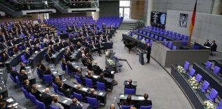 Großteil der AfD-Fraktion boykottiert Trauerfeier für Rita Süssmuth