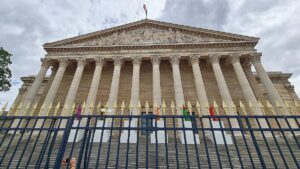 Haushalt verabschiedet: Lecornu-Regierung trotzt Misstrauensvoten