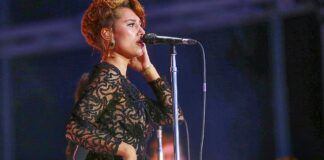 Fünf Frauen besetzen Top-5 der Single-Charts