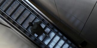 Ministerium drängt Bahn zu schneller Reparatur kaputter Rolltreppen