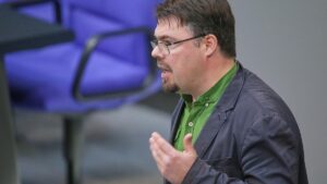 Grüne fordern Rücküberstellung von Maja T. nach Deutschland